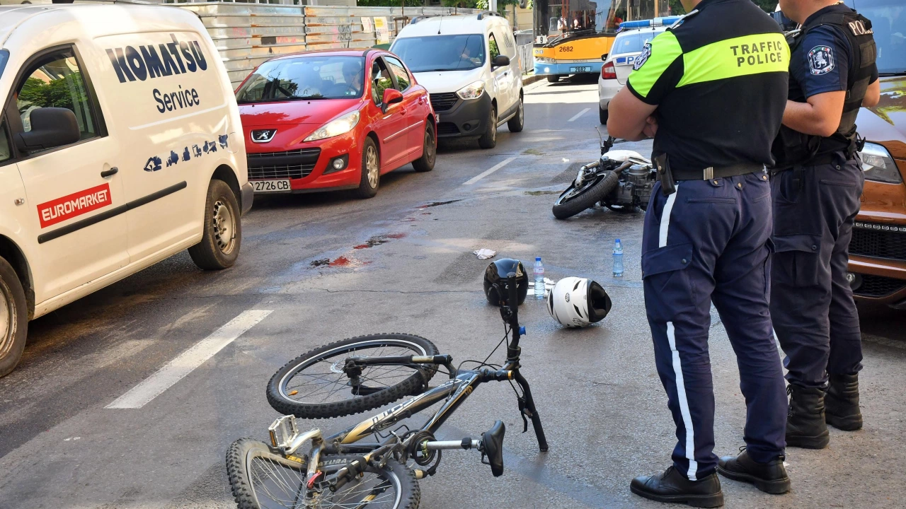 57 годишен велосипедист е приет в болница след катастрофа с камион