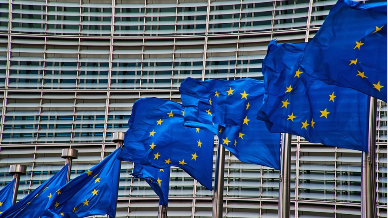 ЕС подготвя оценка за въздействието от възможни нови санкции срещу