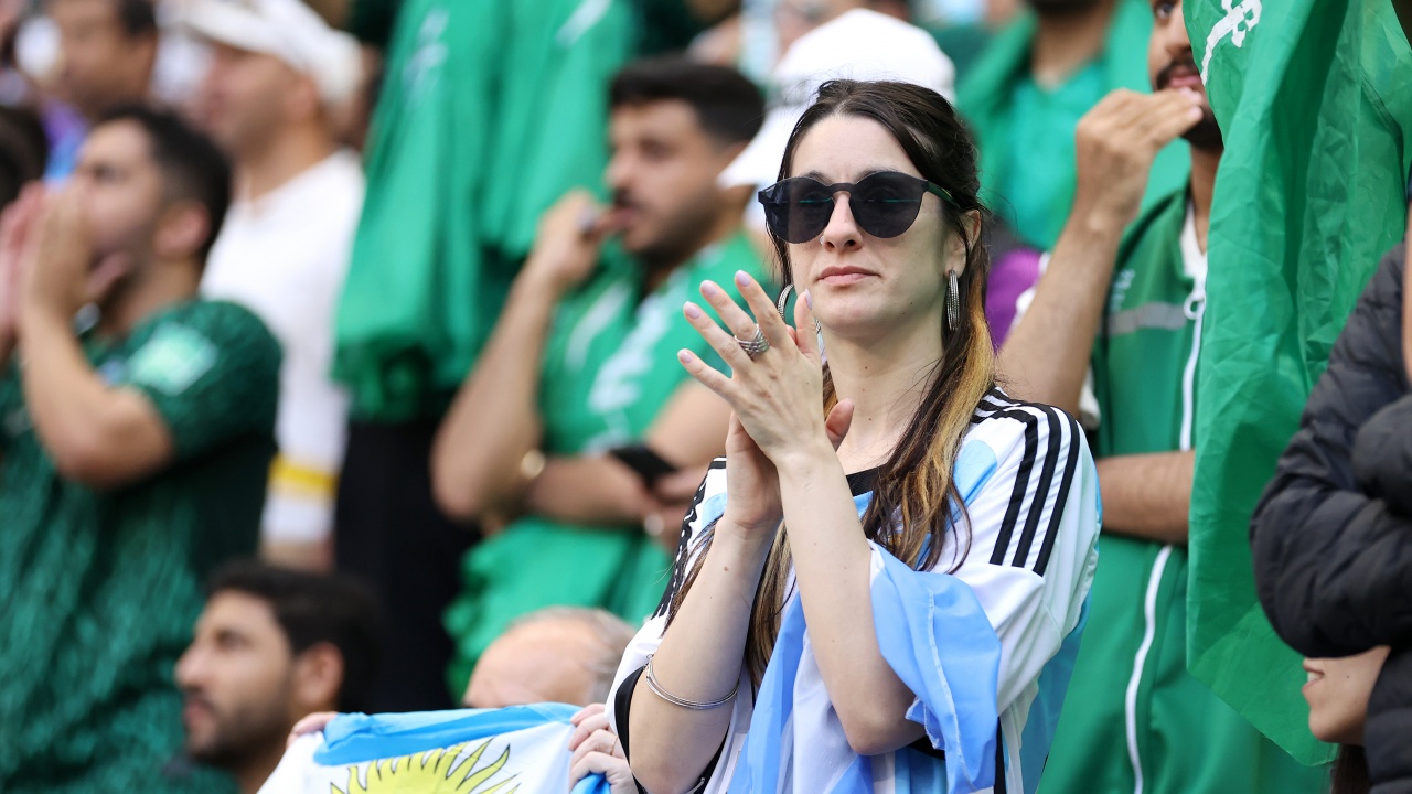 Фенка на Аржентина получи инфаркт и почина след загубата на отбора от Саудитска Арабия