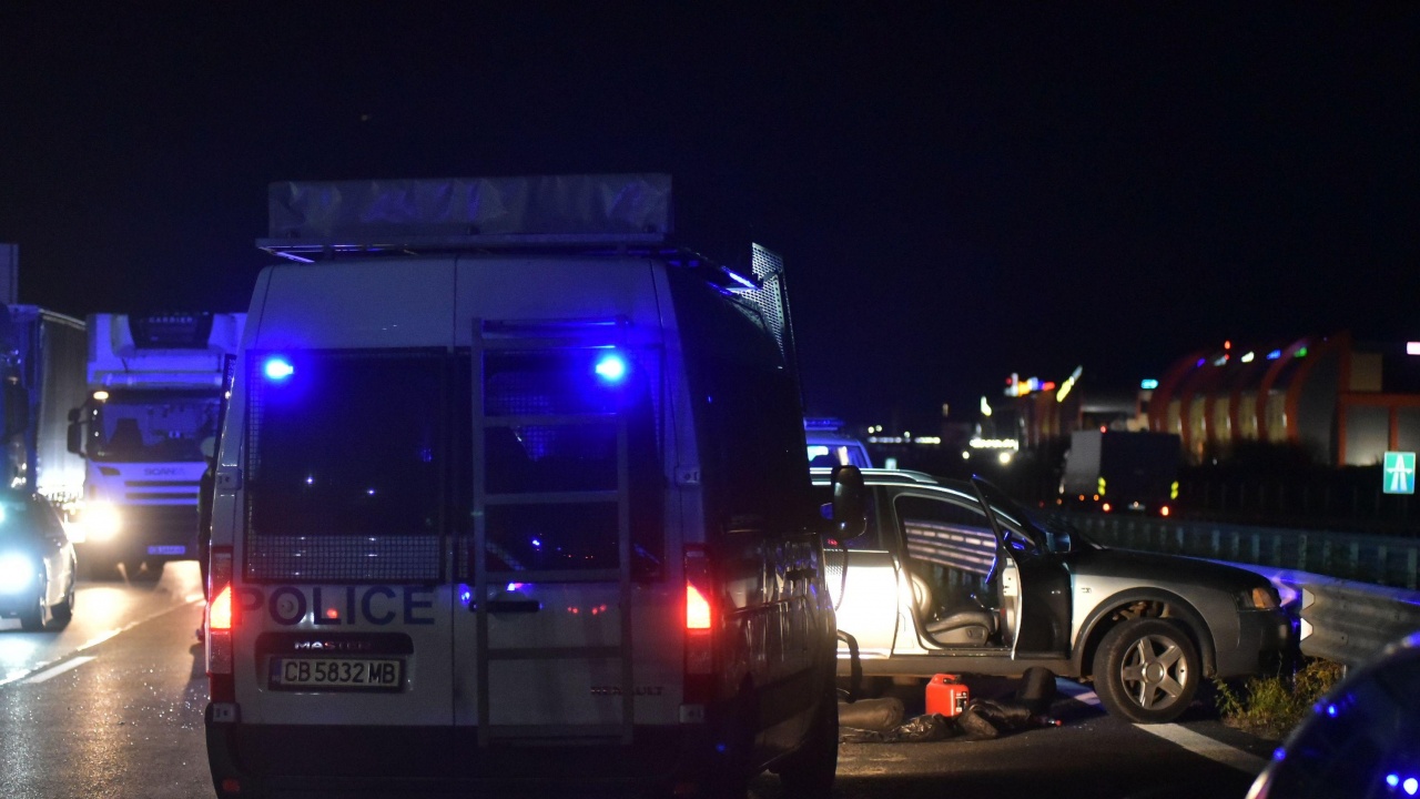 Екшън в Бургас: Катастрофа след гонка с мигранти, шофьорът е арестуван