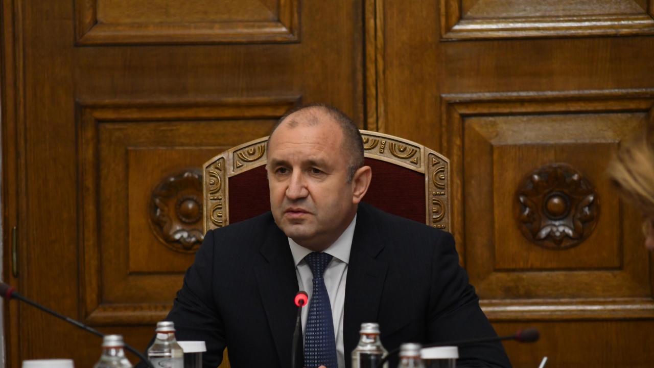 Радев защити Демерджиев: Как партии могат да искат оставка на служебен министър?