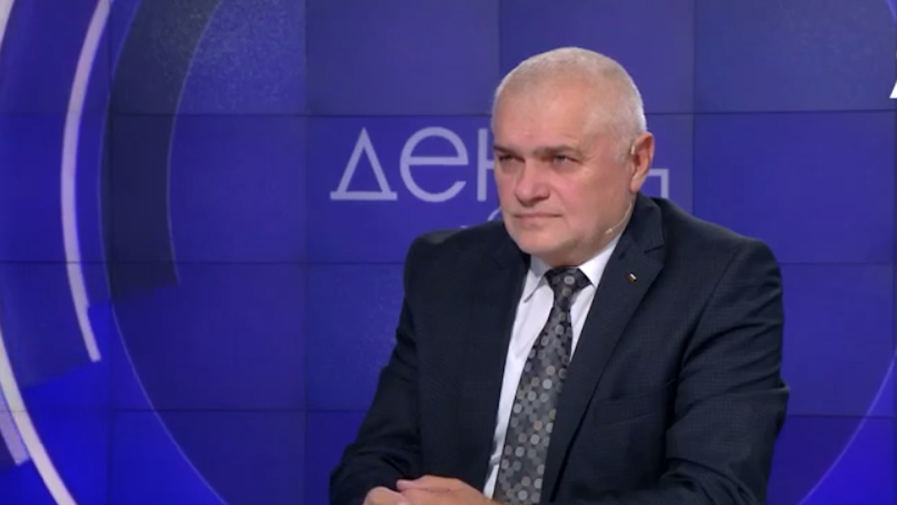 Валентин Радев видя грешки в действията срещу мигрантите на служебния силов министър Иван Демерджиев
