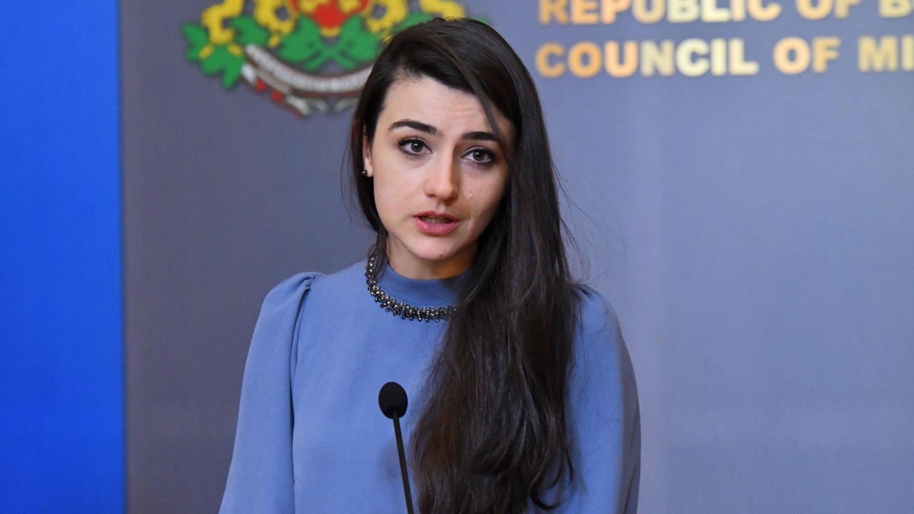 Лена Бориславова: НС не излъчи редовен кабинет, но избра Главния мултак на републиката за свой председател