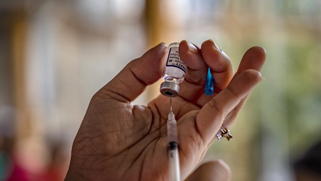 В Кипър от днес започва ваксинацията срещу коронавирус на бебета