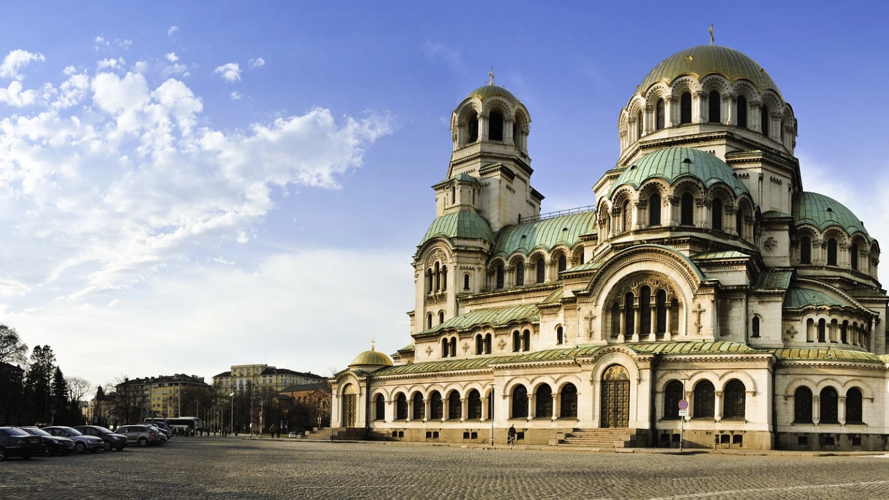 Днес патриаршеската катедрала Св Александър Невски чества своя храмов празник