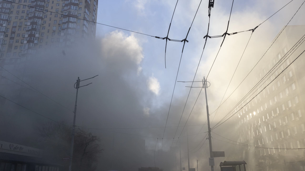 Множество експлозии бяха чути днес в Киев където прозвучаха сирените