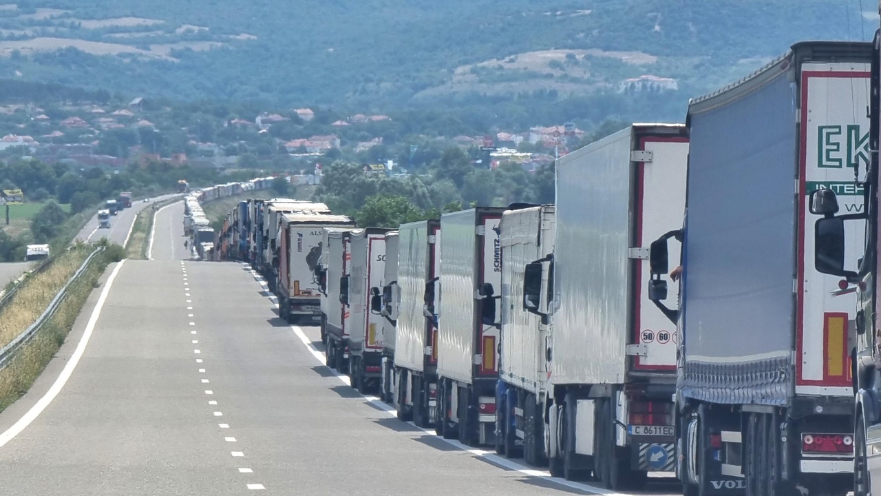 Турски износители се оплакват от дългото чакане на границата с България