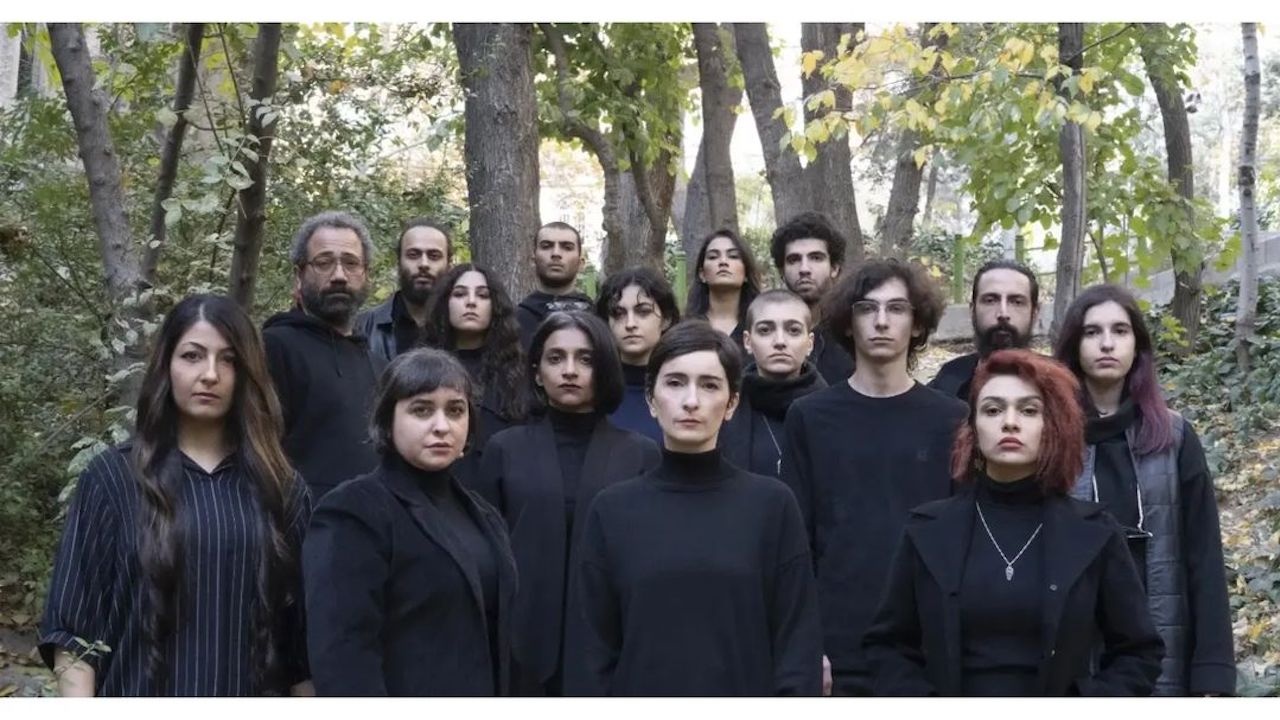Актриси в Иран се снимаха без хиджаб в знак на подкрепа на протестите