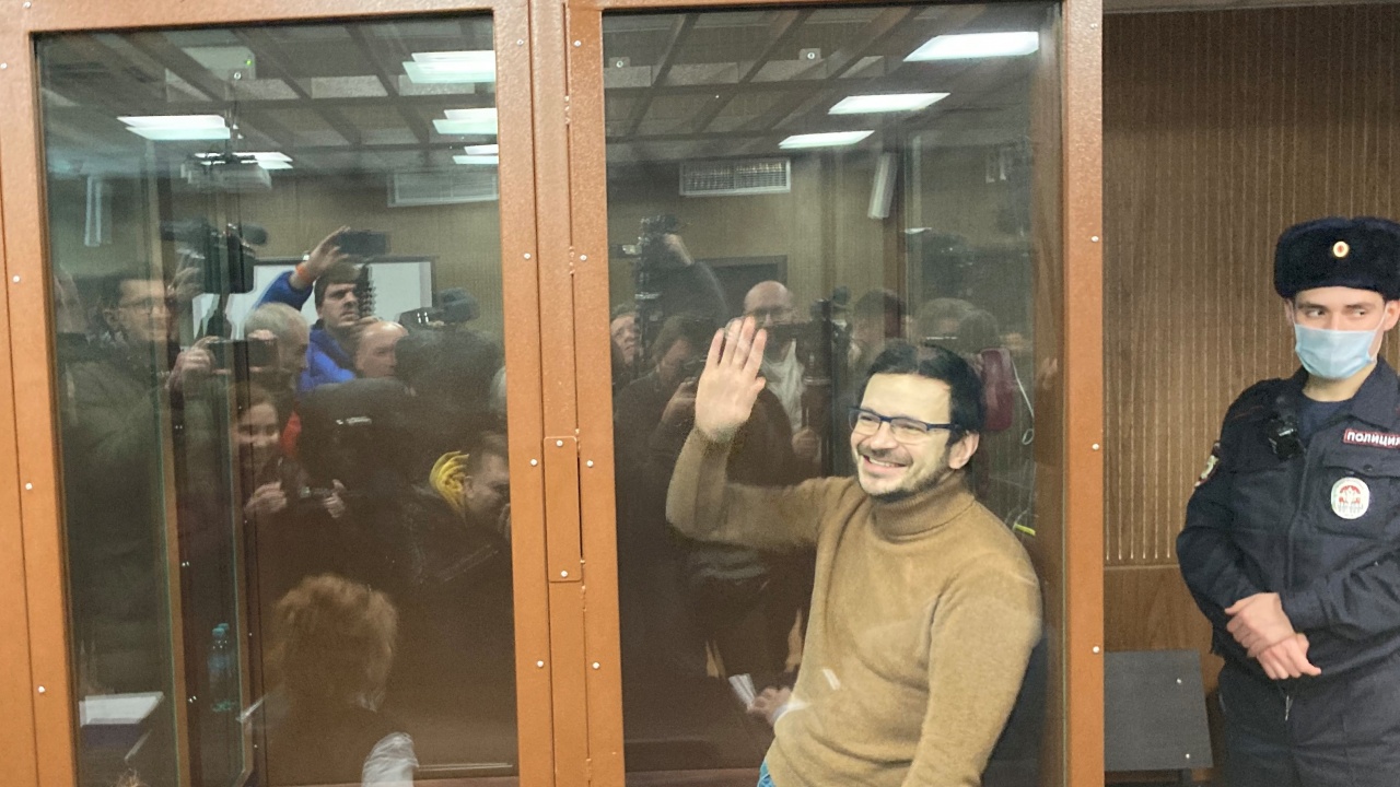 Руският опозиционер Иля Яшин бе изправен пред съда
