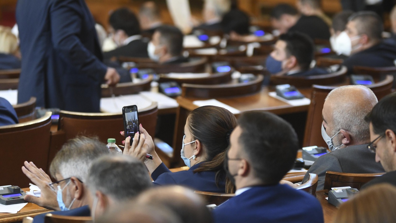 Депутатите приеха на първо четене удължаването на бюджета