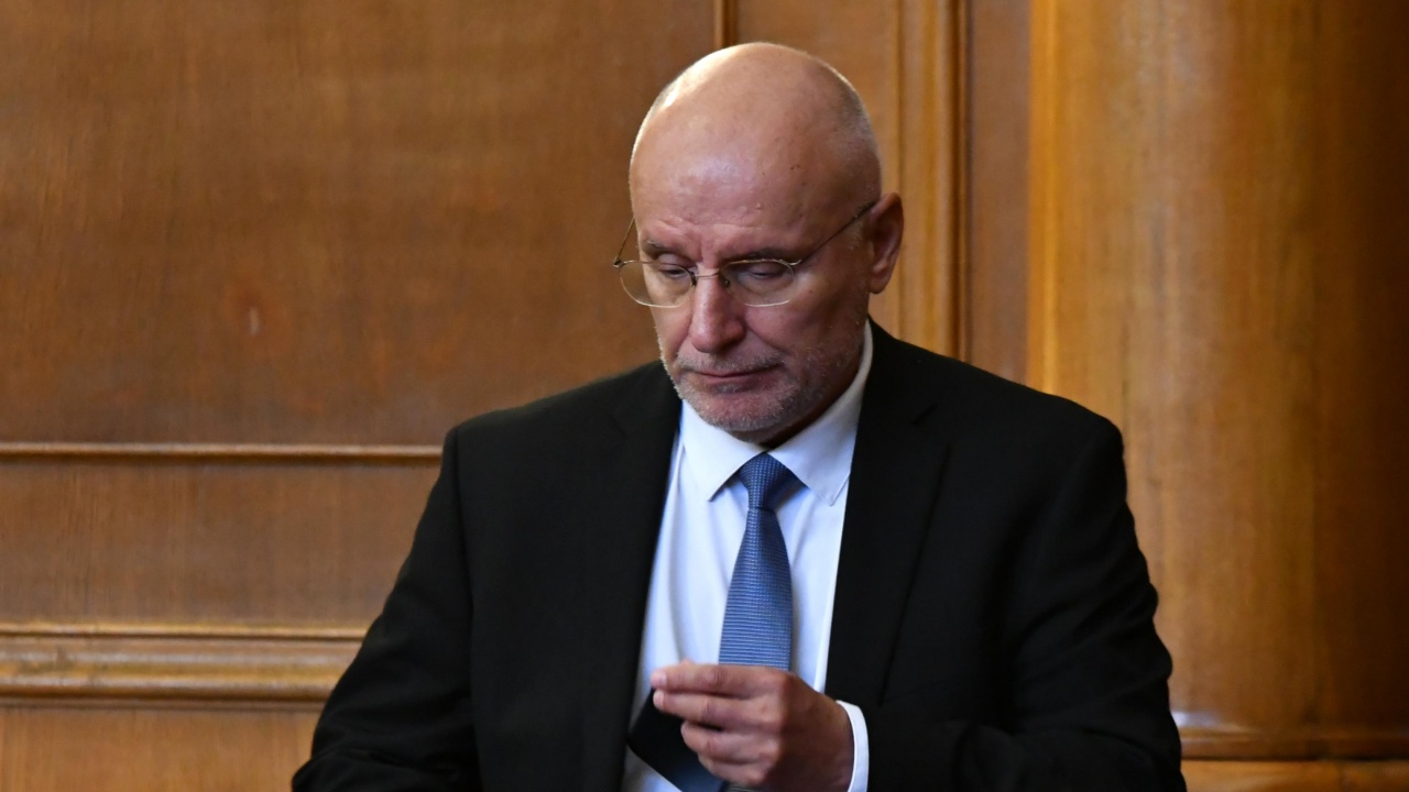 Управителят на БНБ с призив: Ограничете бюджетния дефицит