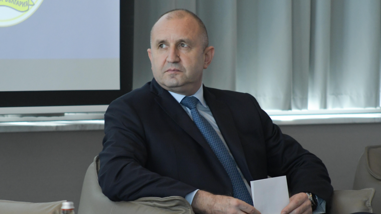 Румен Радев се чу по телефона с председателя на Еврогрупата Паскал Донаху