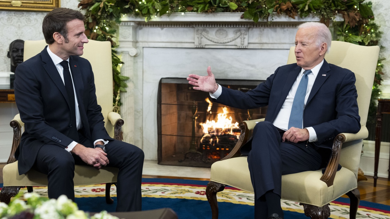 Президентите на САЩ и на Франция се ангажираха да подкрепят Украйна толкова дълго, колкото трябва