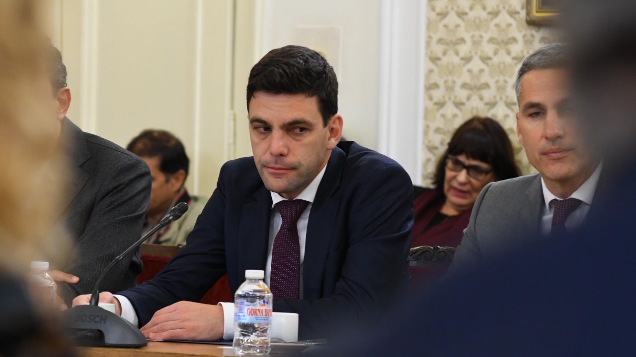 Никола Минчев разкри ще предложи ли ПП правителство на малцинството