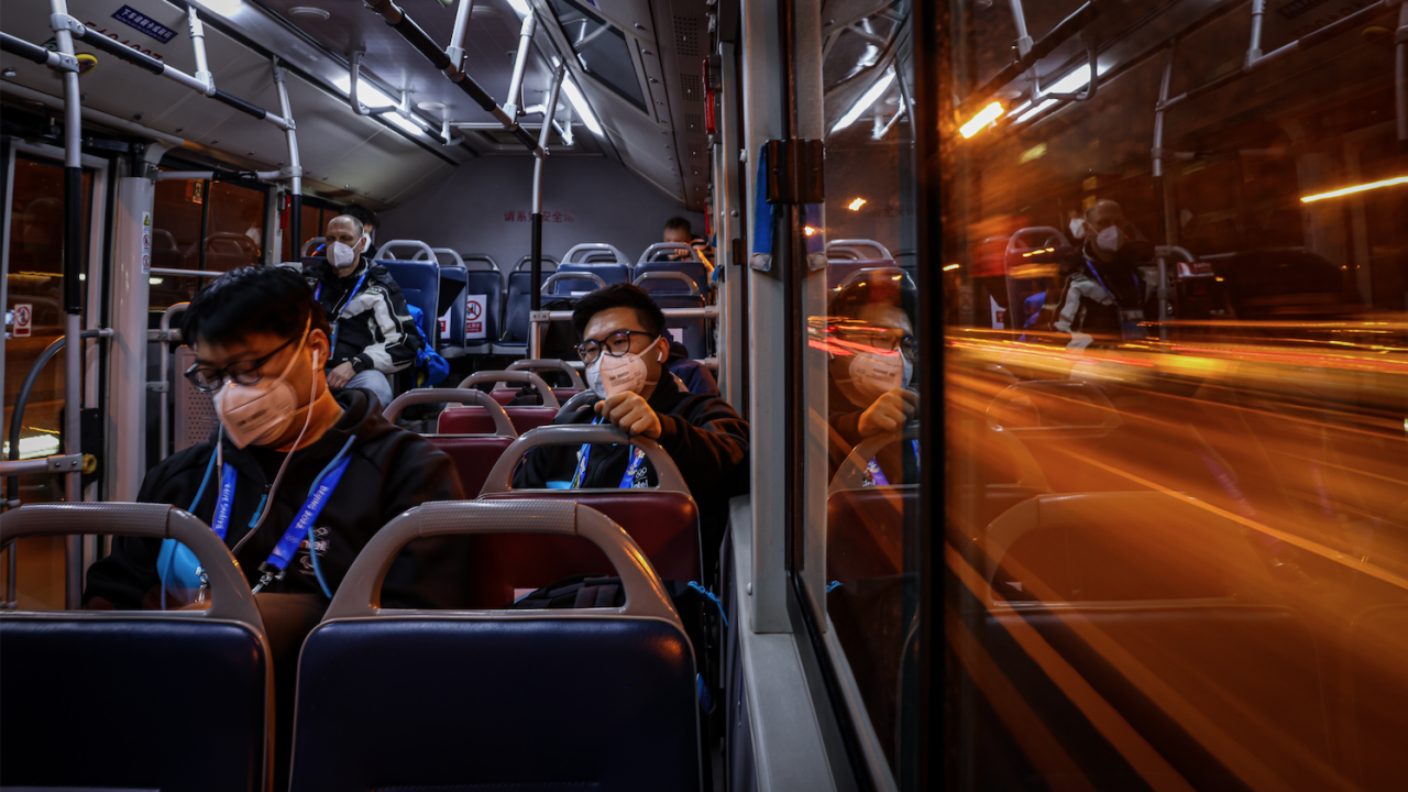 Пекин и Шънджън отмениха изискването за тест за COVID-19 за ползването на обществен транспорт