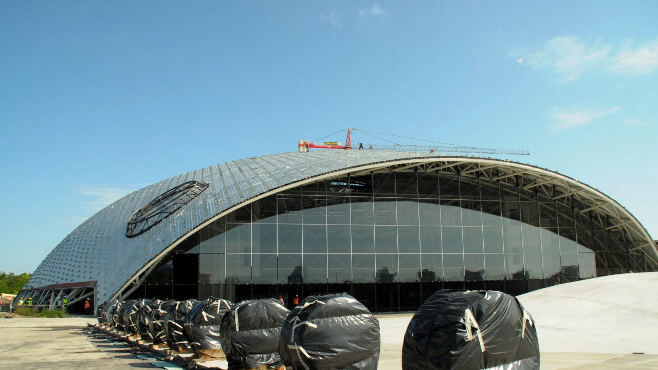 Спортната зала Арена Бургас ще бъде отворена частично до два