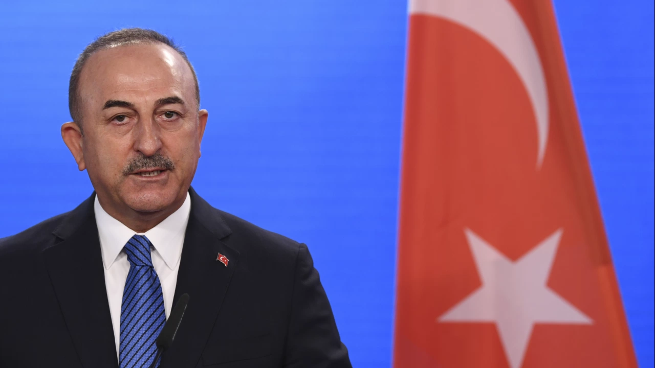 Турският външен министър Мевлют Чавушоглу заяви днес че границите на