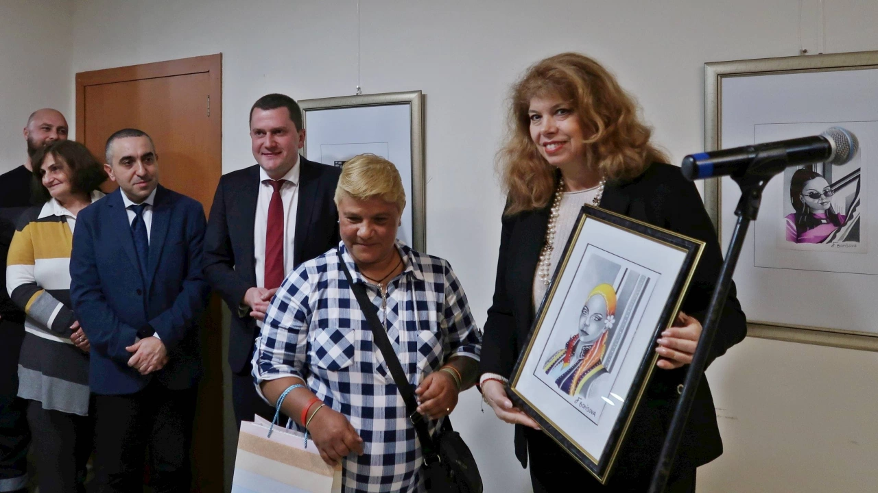 Вицепрезидентът подкрепи третата самостоятелна изложба на Фанка Борисова Експозицията Тя
