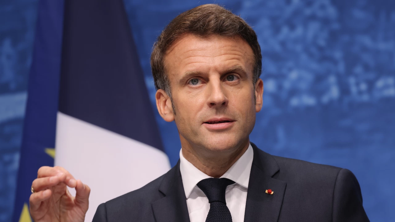 Френският президент отхвърли отправените критики от страна на крайнодясната лидерка