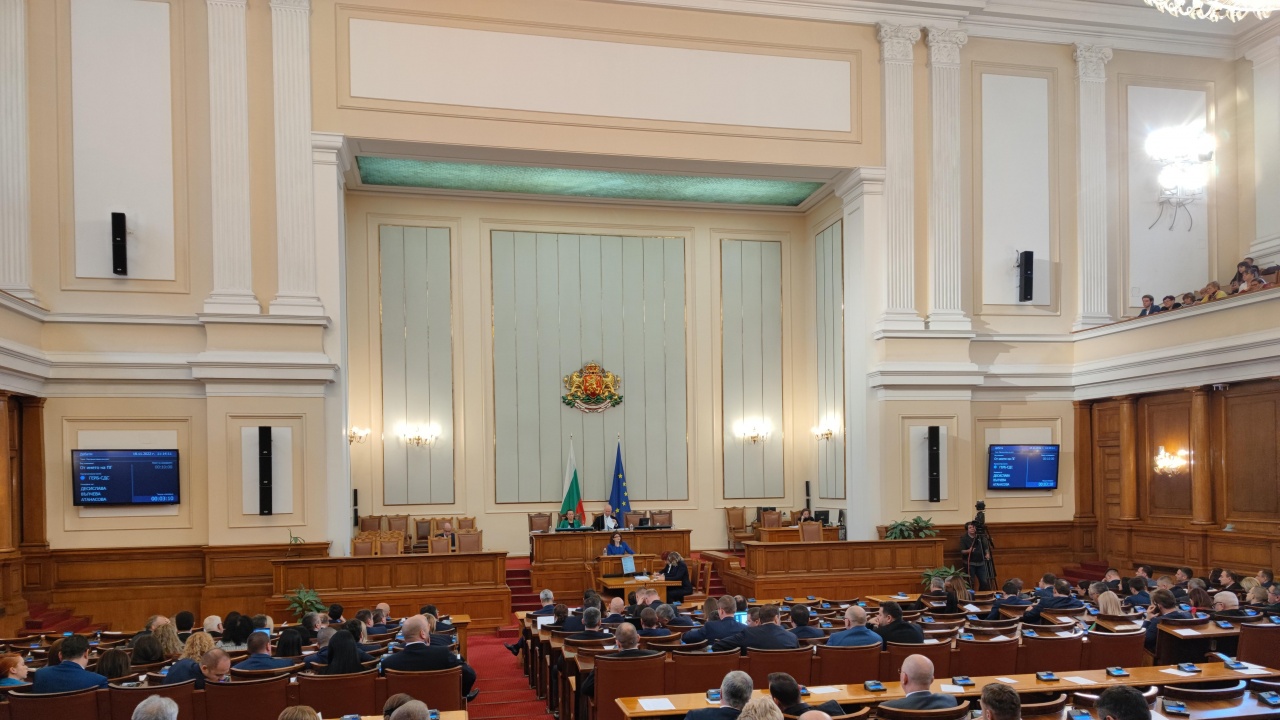 Извънредно заседание на депутатите днес
