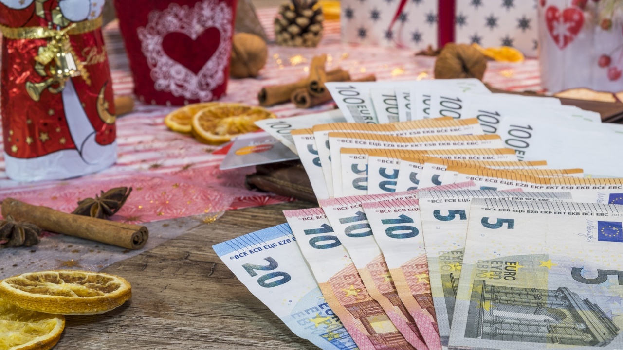 В Кипър започва изплащането на "коледен подарък" за хората с ниски доходи