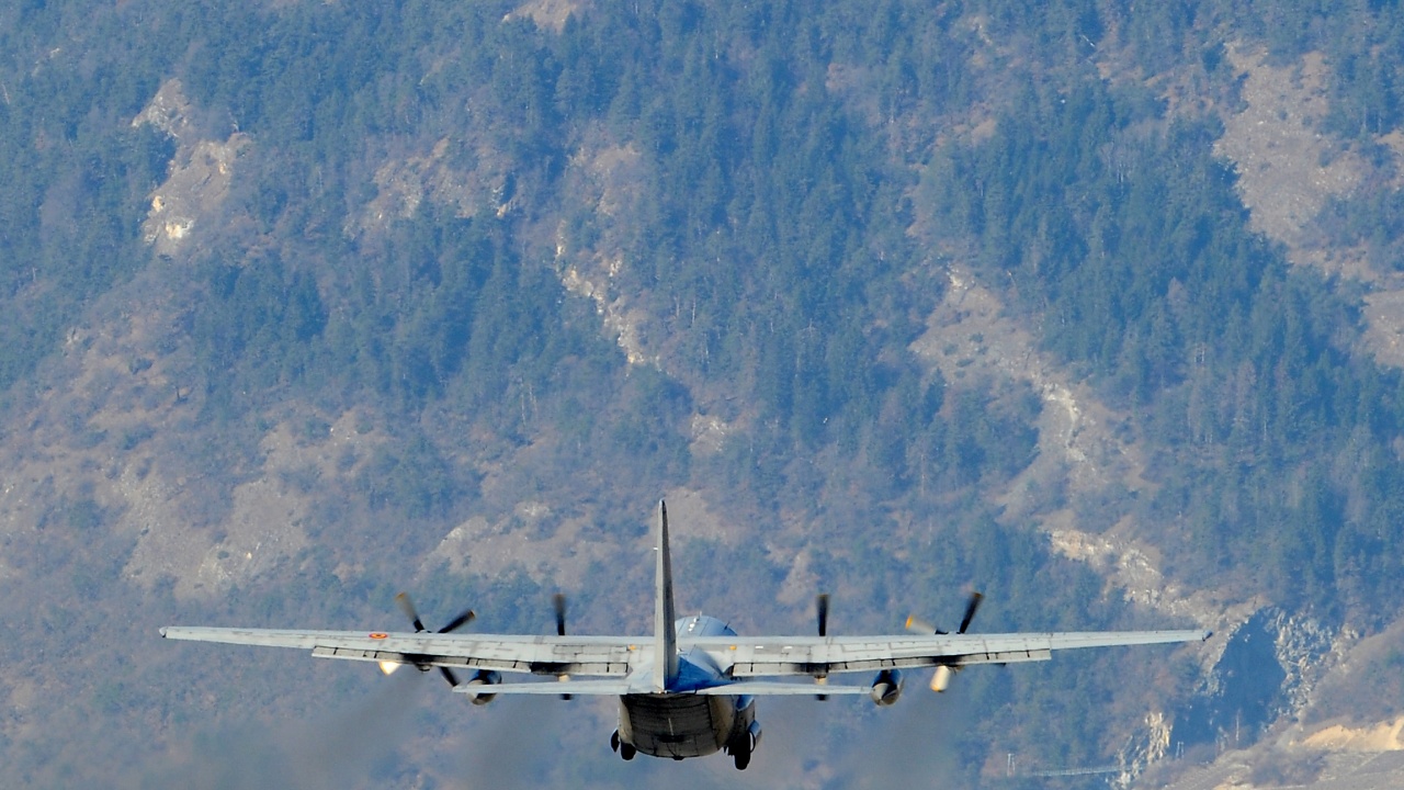 Военен самолет се разби в Турция, пилотът оцеля