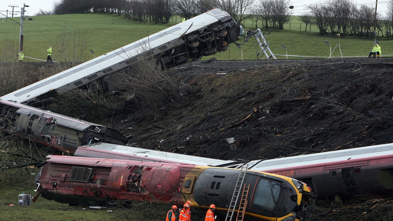 Около 150 ранени при влакова катастрофа в Испания