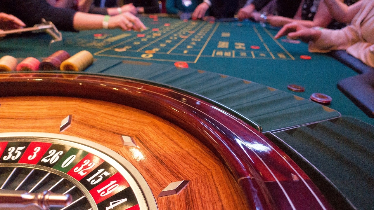 НАП ще спира зависимите от хазарт да залагат