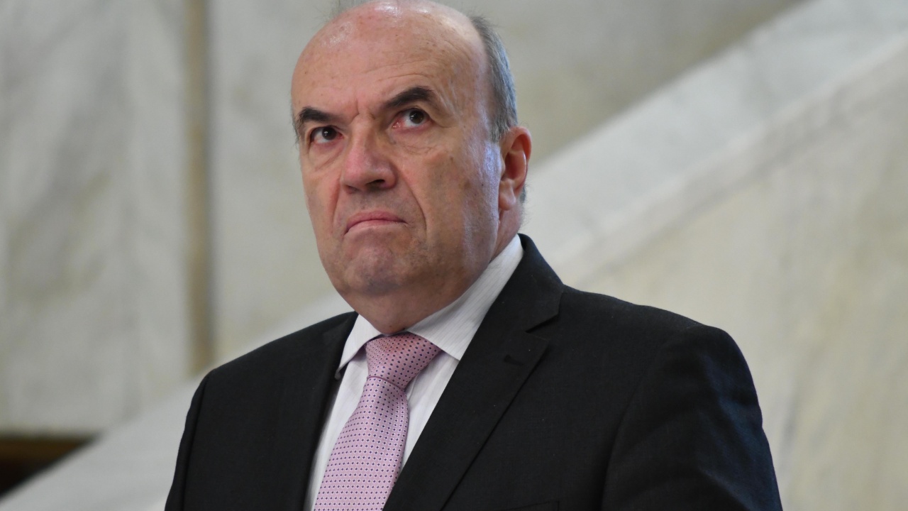 Външният ни министър в Скопие: Очакваме РСМ да осигури нормална среда за функционирането на българските културни клубове