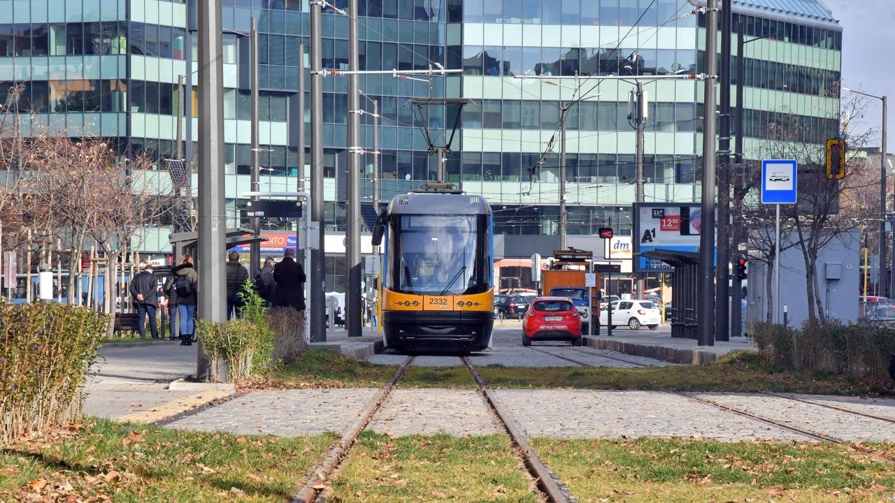 Глоба от близо 1 млн. лв. за фирмата, забавила ремонта на трамвайното трасе по бул. „Цар Борис III“