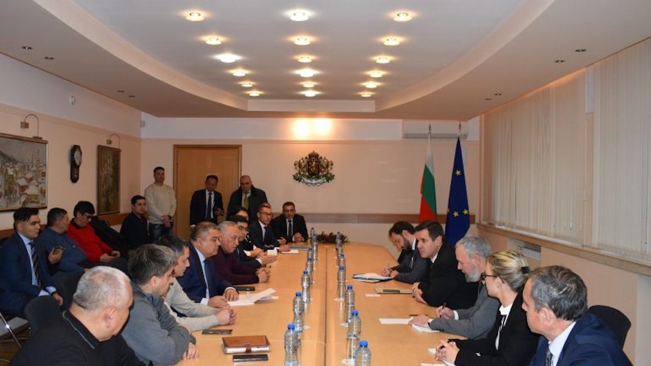Министър Стоянов: За осем месеца българската химическа промишленост е реализирала износ за 7,2 милиарда лева