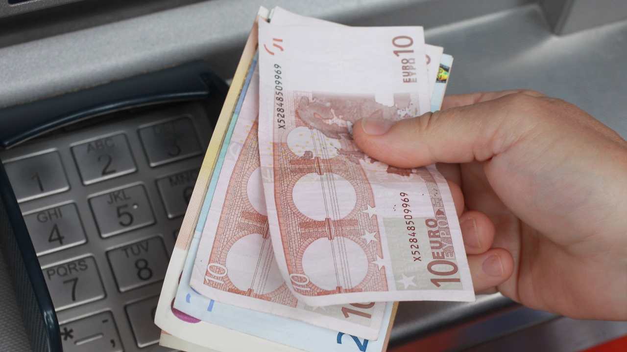 Управителят на Националната банка на Словения: Приемането на еврото не означава по-високи цени