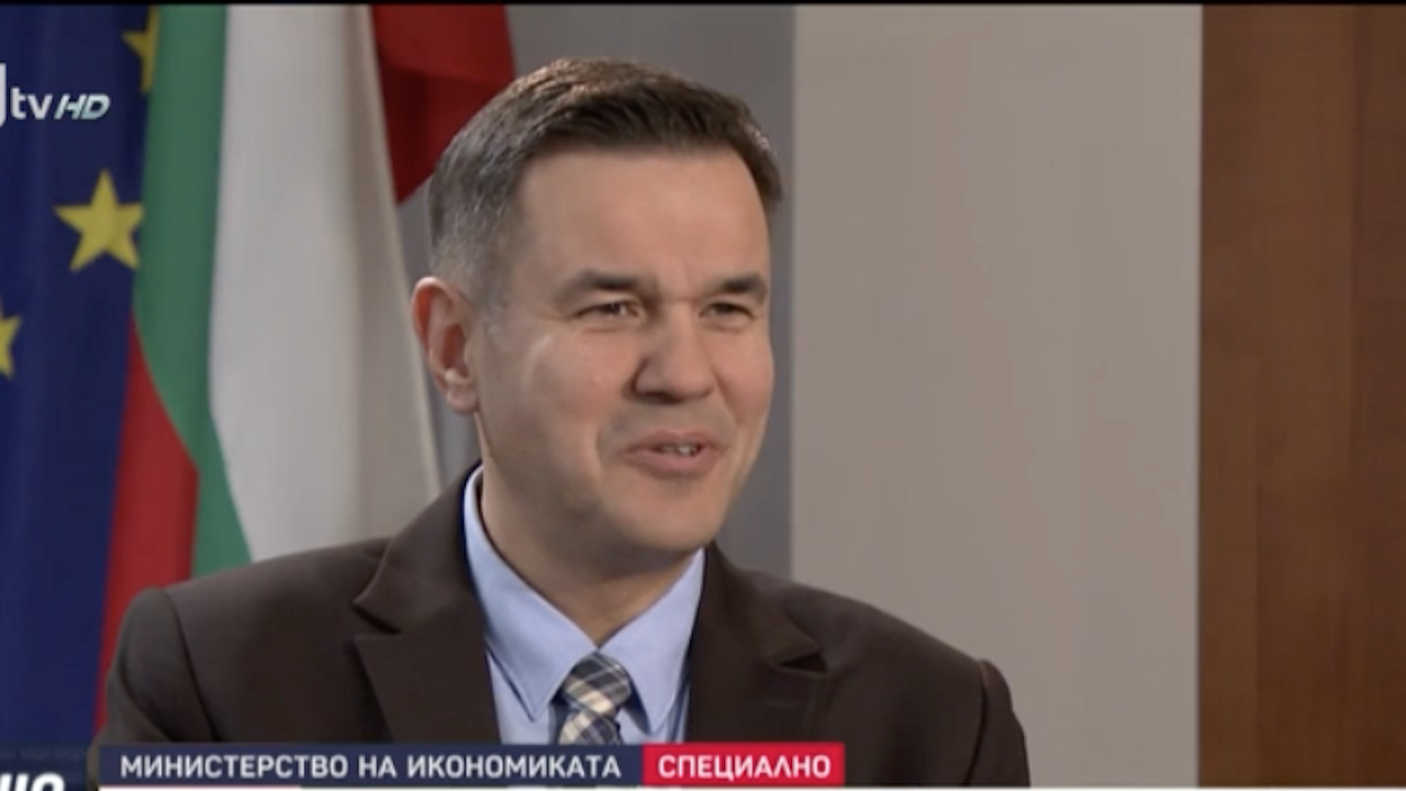 Министър Никола Стоянов: Мярката с отстъпка за литър гориво не е социална, а лобистка, ще я заменим