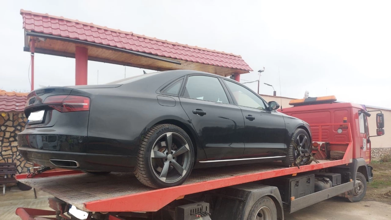 Гранични полицаи разкриха депо за скъпи крадени автомобили в Силистренско съобщиха