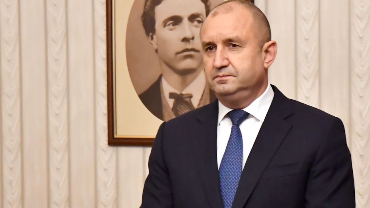 Днес  6 декември държавният глава ще посети Бургас по случай празника