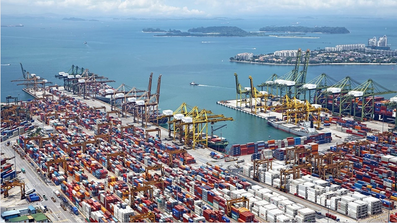 Кредитната агенция Fitch Ratings представи своя последен доклад Global Shipping
