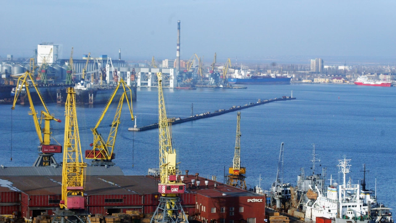Украинското пристанище Одеса е спряло работа след поредно руско нападение