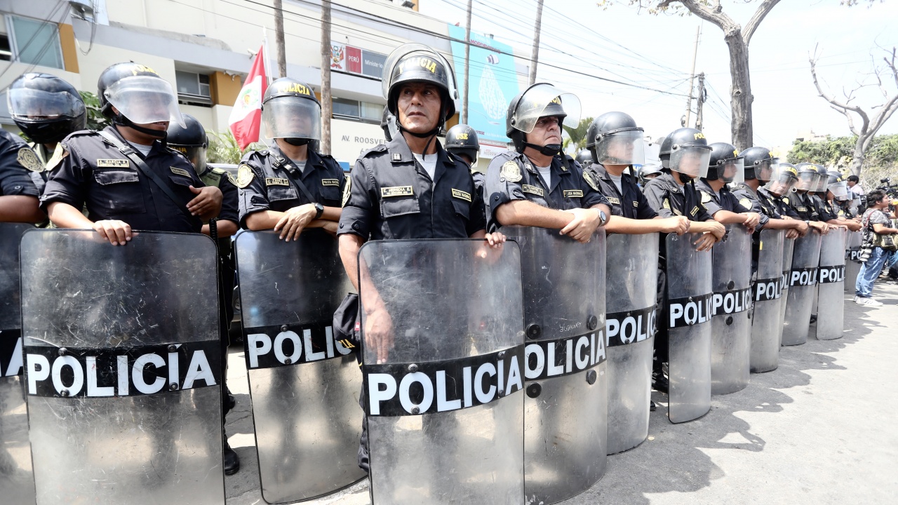Две жертви при протести с искания за избори в Перу