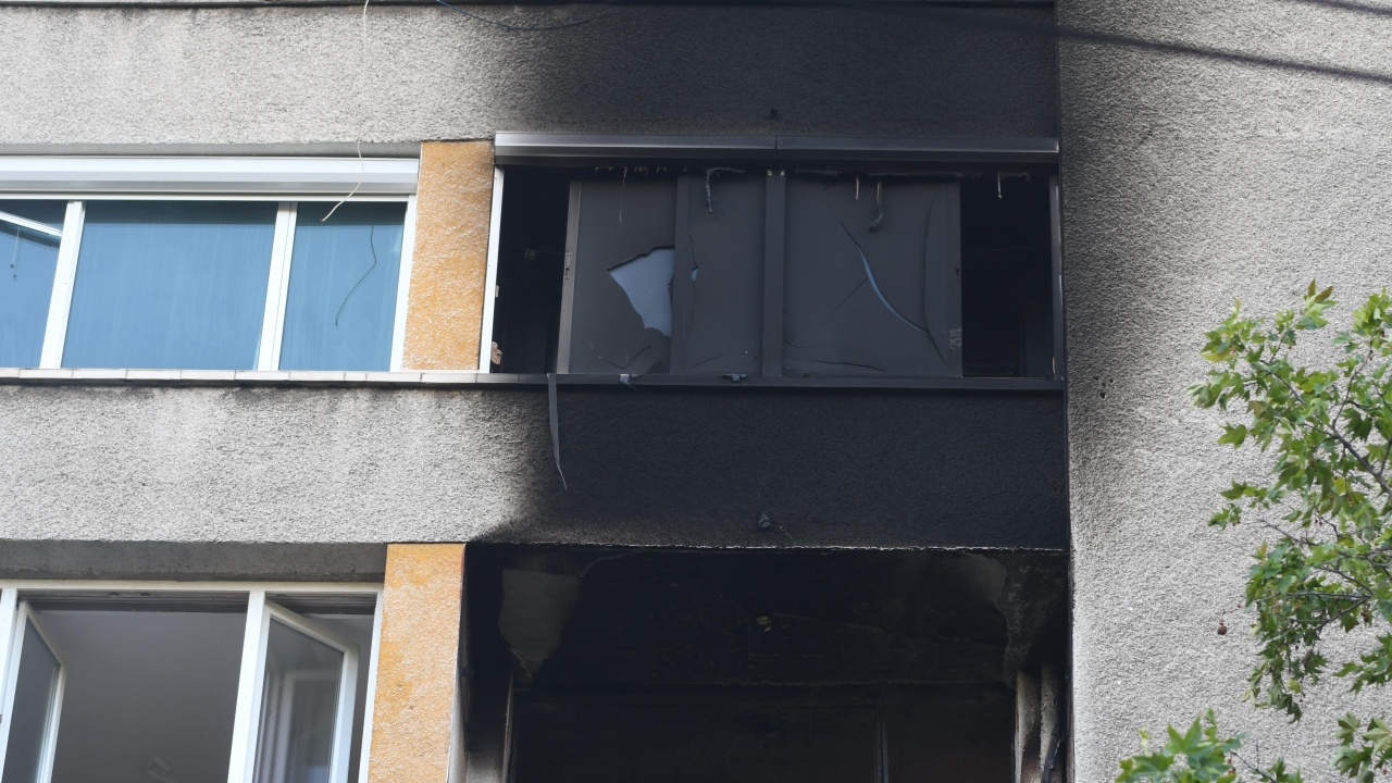 Мъж на 49-годишна възраст загина при пожар в дома си