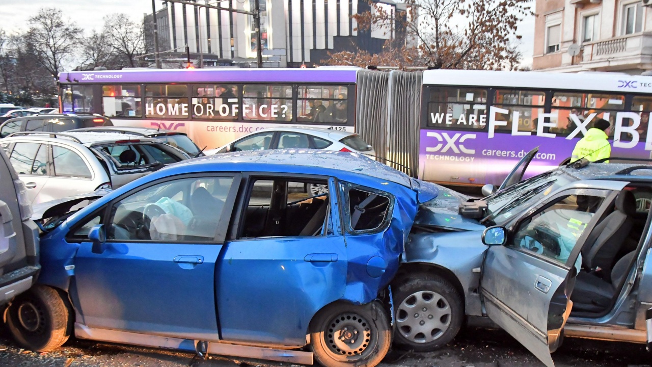 Верижната катастрофа в София: Шофьорът получил епилептичен припадък