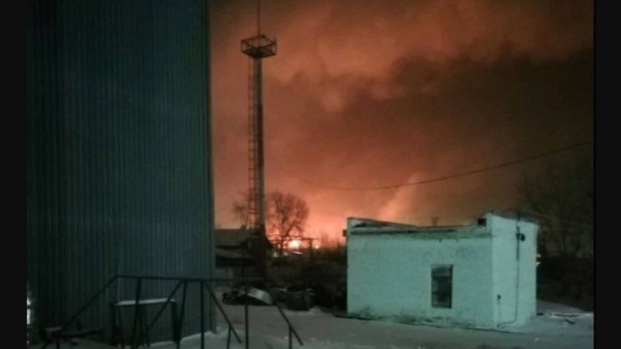 Жертви и ранени след експлозия в петролна рафинерия в Русия