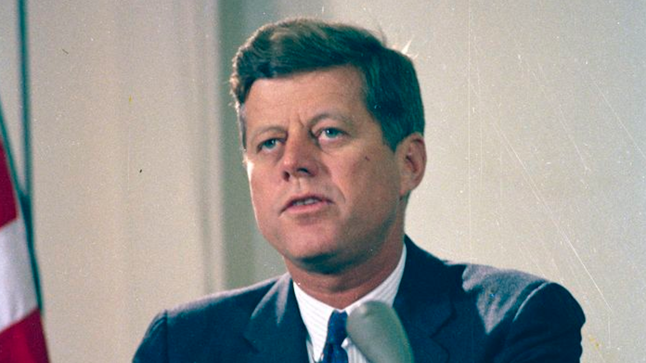По нареждане на Байдън: Разсекретиха внушителна документация за убийството на Кенеди