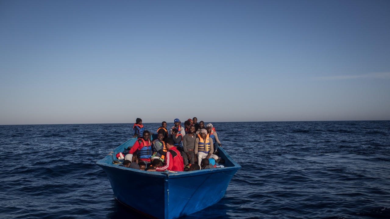 Бебе е загинало при корабокрушение на лодка с мигранти край гръцкия остров Лесбос