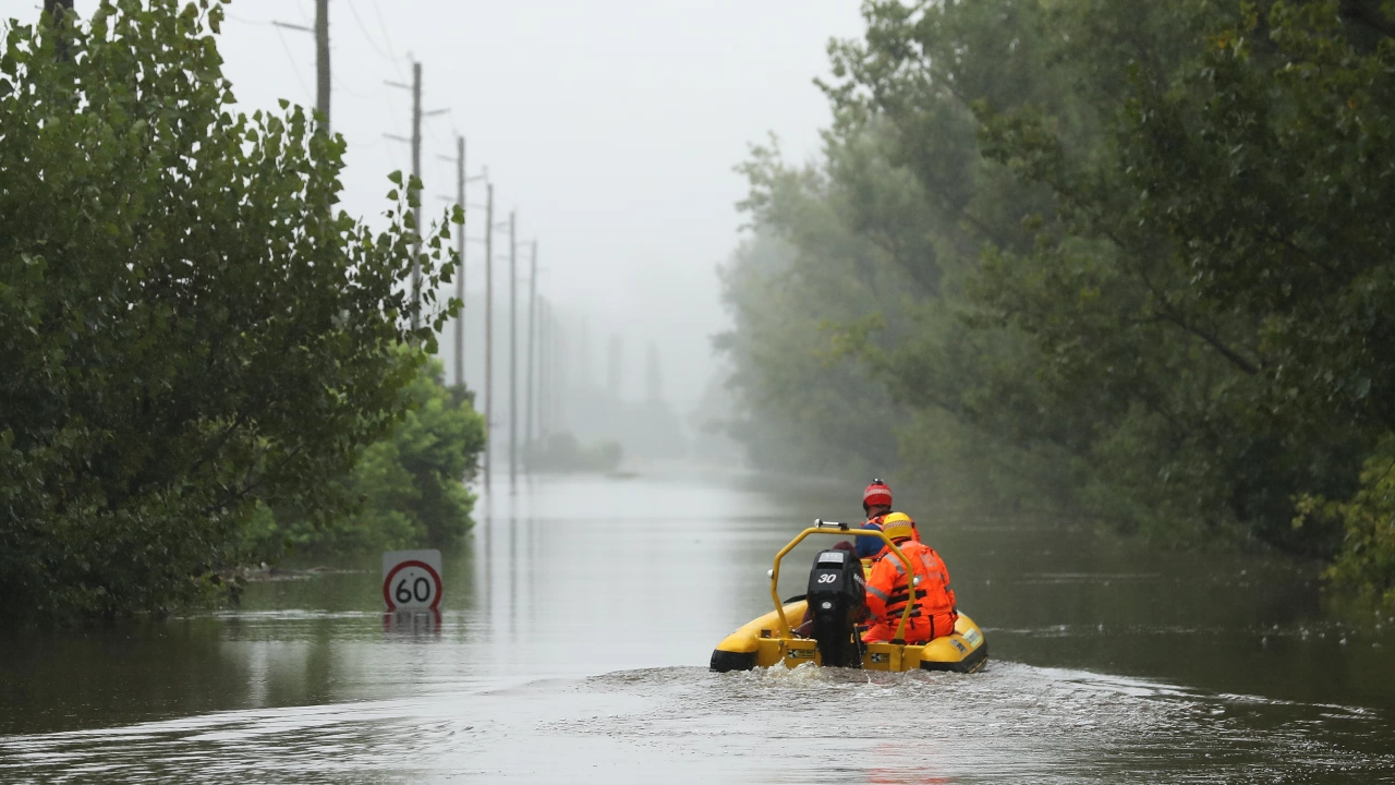 Прелели реки в части от Босна и Хърватия наводниха десетки