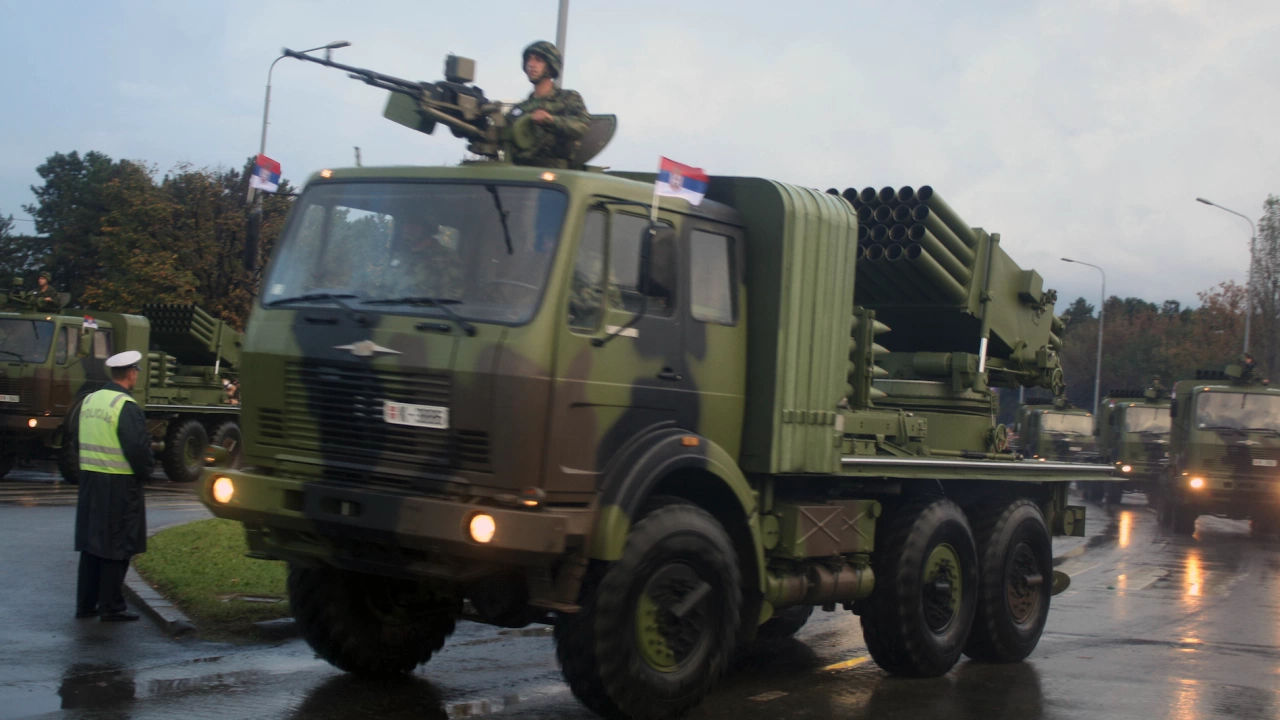 Белград транспортира оръжия и военна техника към границата с Косово