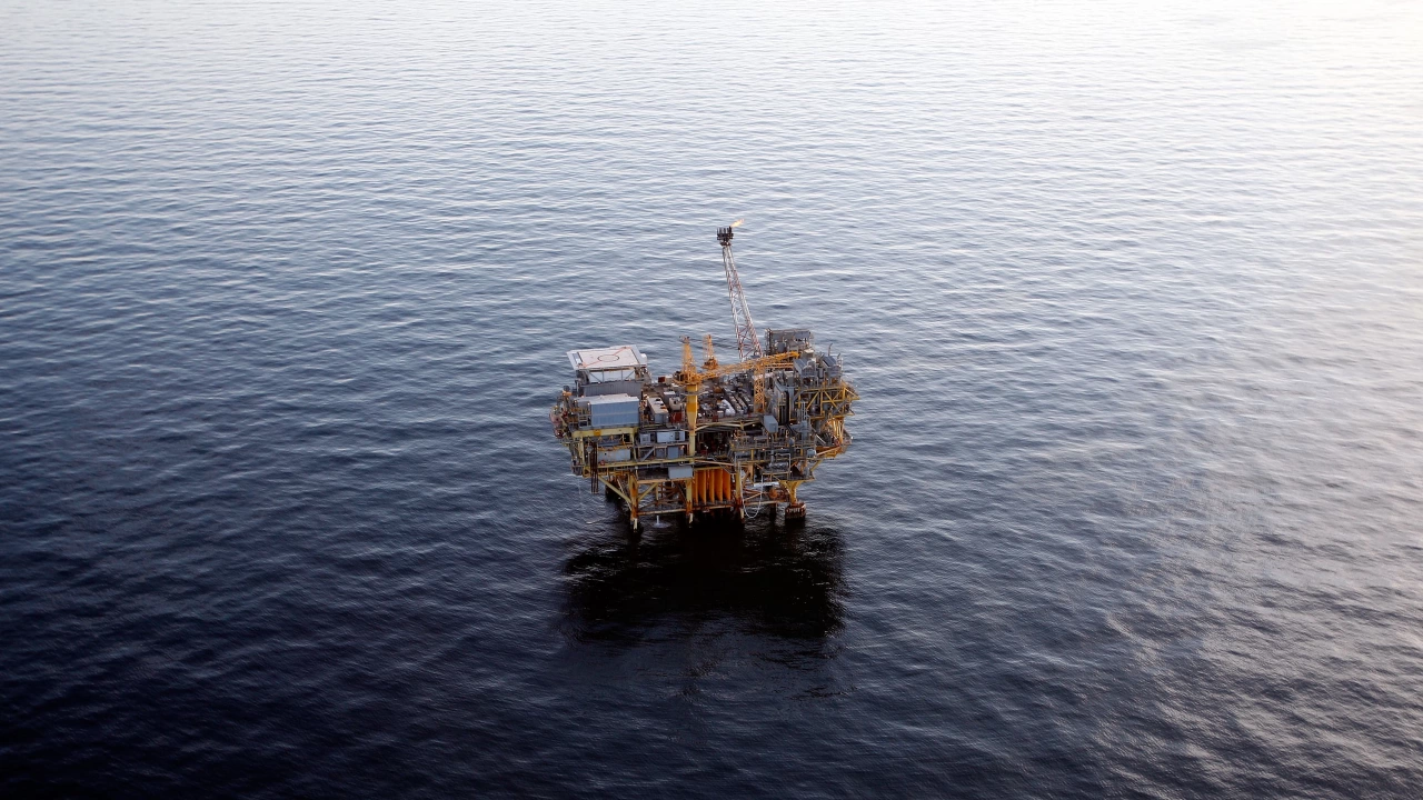 Либия добива около 1 2 милиона барела петрол на ден заяви днес