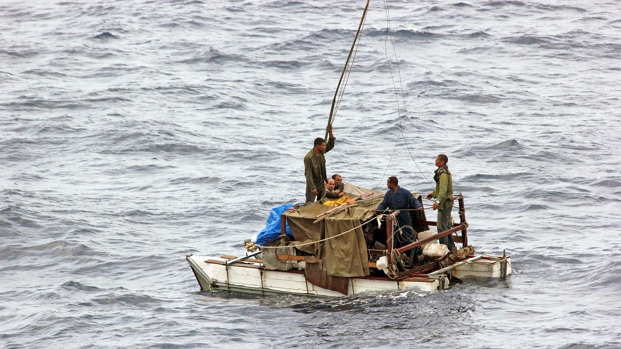 Малка лодка с мигранти е потънала край югоизточните брегове на