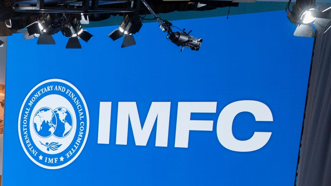 Международният валутен фонд МВФ одобри сделка която ще предостави на