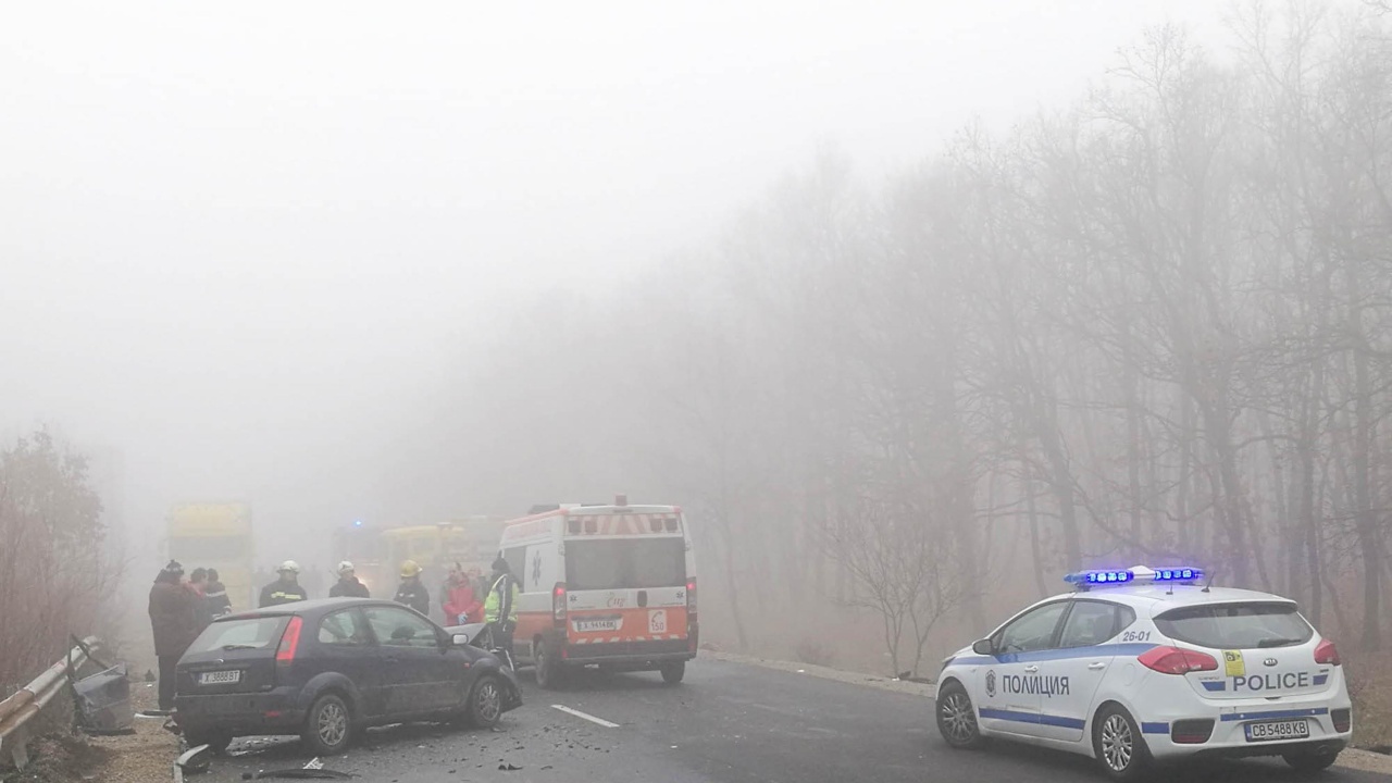 Тежка челна катастрофа в Пловдив, двама са в болница
