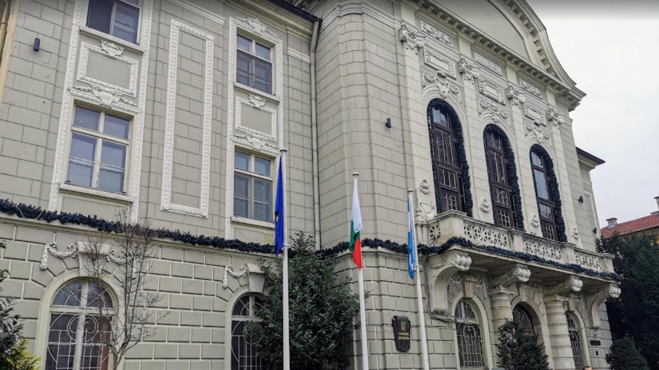 Искат оставката на кмета на Пловдив и на Общинския съвет